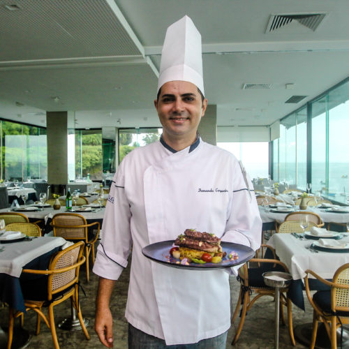 O chef Fernando Cerqueira do Restaurante Veleiro .Yacht Club da Bahia. Barra, Salvador, Bahia. Foto: Amanda Oliveira.