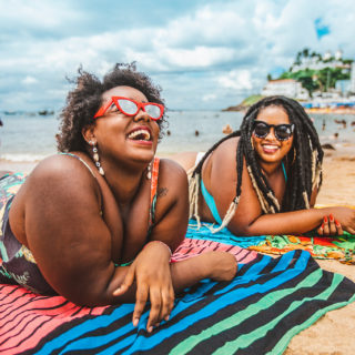 Les plages de Salvador, Check! – Caractéristiques