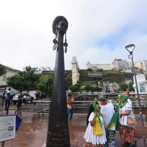 Monumento em Homenagem a Maria Felipa. Praça Visconde de Cayru. Comércio. Salvador Bahia. Foto Valter Pontes Secom.